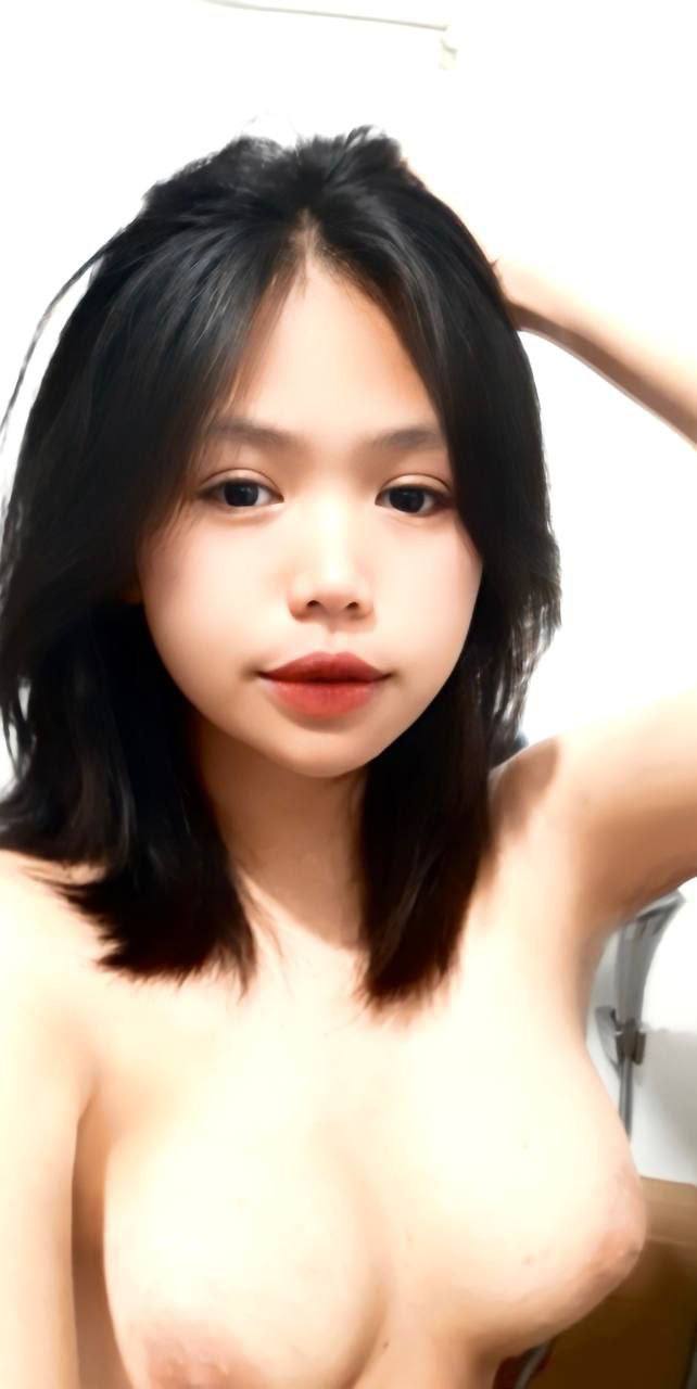 em gái ngây thơ